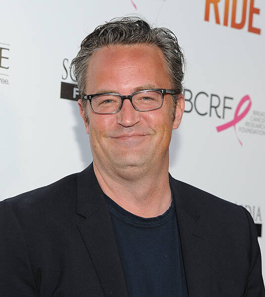 Matthew Perry net worth (Updated 2023)