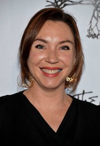 Stephanie Courtney net worth: What is Flo from progressive net worth in ...