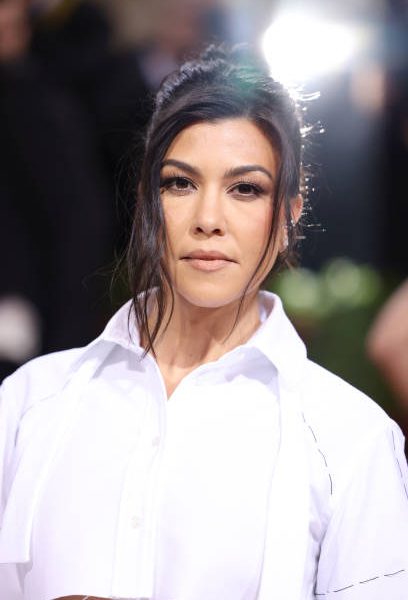 Kourtney Kardashian Net Worth   Kourtney Kardashian Net Worth 408x600 