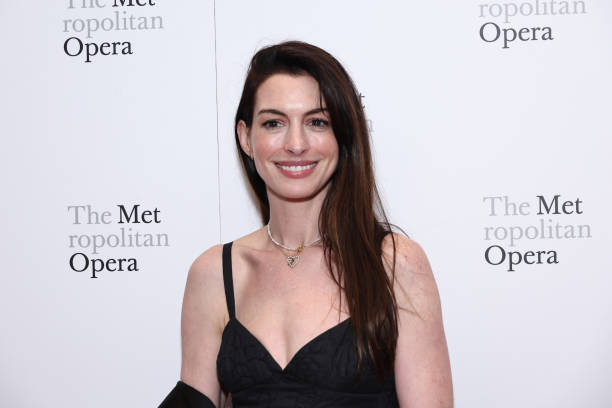 What is the net worth of Anne Hathaway?